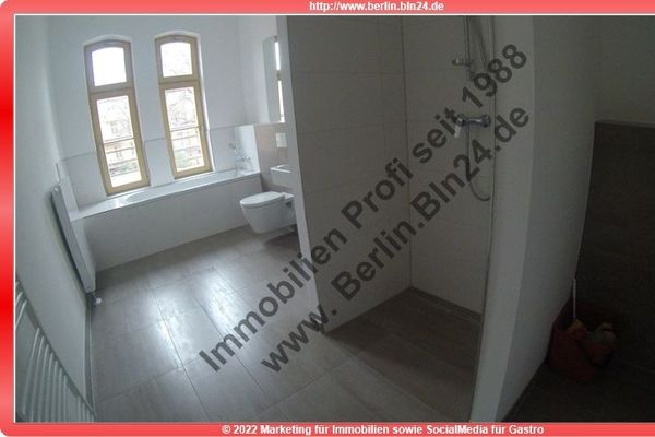 Luxus pur Wohnung zum traumhaften Bezug im Denkmal mit 2 Bädern sowie 2 Tiefgaragenplätzen