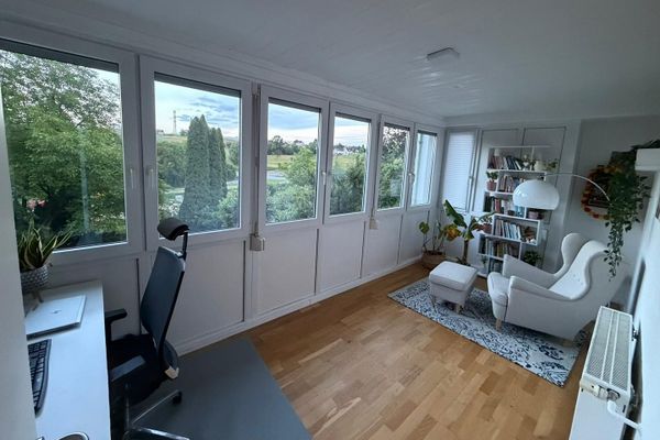 Atractivo piso de 5 habitaciones y 134 m² en planta baja, con 3 dormitorios, 2 baños y 2 aseos, en alquiler