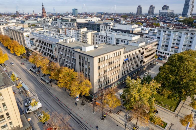 ATIK: Exklusive Bürofläche in der Fressgasse mit Wasserturm-Panorama über der Deutschen Bank – Drohnenaufnahme