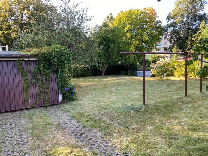 Provisionsfrei! Einfamilienhaus mit Einliegerwohnung – Foto 1