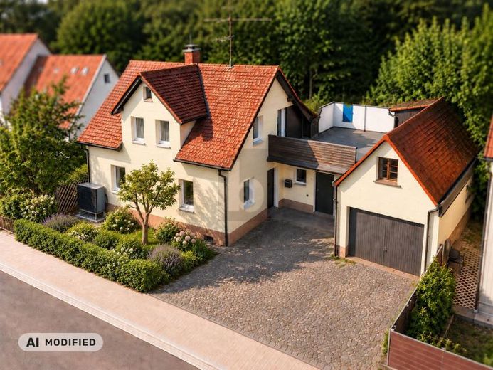 MODERNISIERT UND ZUKUNFTSORIENTIERT IM GRÜNEN – Foto 1