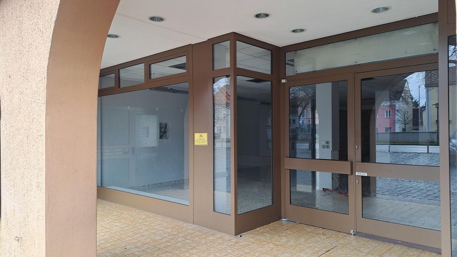 420 m² Fläche ideal für Barbershop o.ä. – Vorraum/Schaufenster