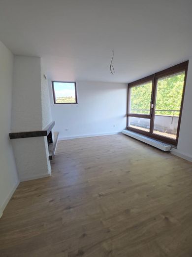 Sanierte 3-Zimmer Penthousewohnung in Neckarsulm – Wohnzimmer - Bild 1