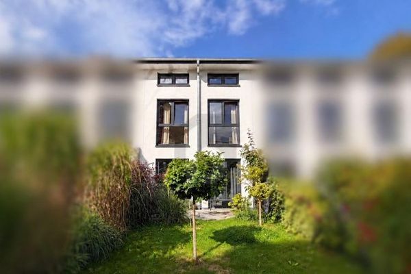MOLTO SPAZIO PER VIVERE – POCO LAVORO IN GIARDINO