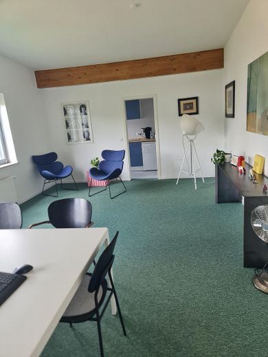 Moderne Werkstatt & Büro in Top-Lage von Ingelheim – Besprechung