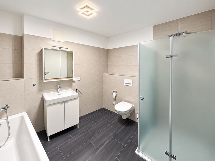 Exklusives Townhouse in Geretsried – Badezimmer