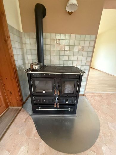 3-Zi. mit Laminat, Küchenofen, Terrasse, Kachelofen und offener Küche in zentraler Lage! – PHOTO-2026-04-14-16-14-41_4