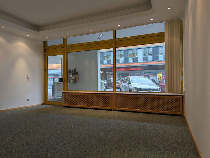 ##Exklusives Laden-/Bürolokal (56 m²)# in Germering: Top-Frequenzlage am "Kleinen Stachus" – Verkaufsraum
