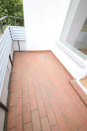 Piso de 3 habitaciones con balcón en buena ubicación, Berlín Norte-Charlottenburg, directamente del propietario – Balkon