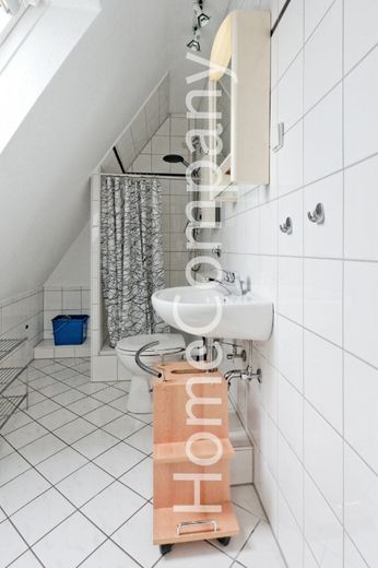 Reizvolles möbliertes Apartment über zwei Ebenen, Internetzugang, gute Wohnlage in Essen – 64d036cec919b61121e8a99efe5bb2e287cc648b.jpg