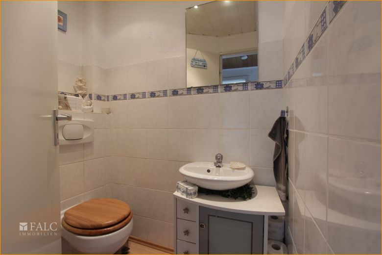 separates WC DG