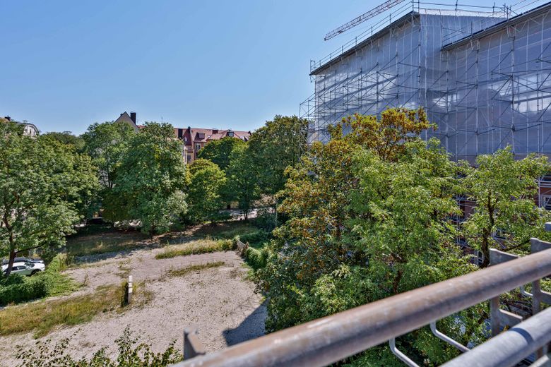 RARITÀ AL LEHEL | Maisonette modernizzata con vista sul verde e posto auto in garage sotterraneo – senza provvigione – Balkon 4. OG