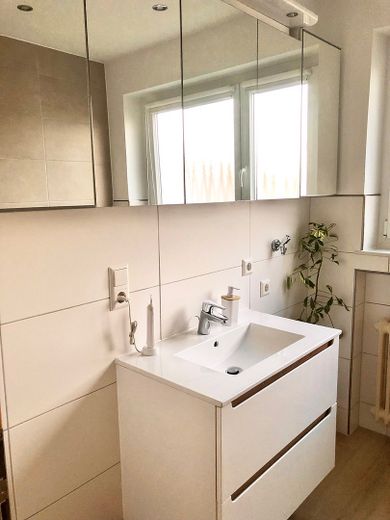 4-Zimmer Wohnung in bester Lage ab sofort bezugsfrei *PROVISIONSFREI* – Foto 1
