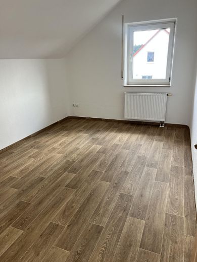 🌿 Renovierte Doppelhaushälfte mit grossem Garten und Garage in Linthe bei Berlin/ Potsdam – Schlafzimmer