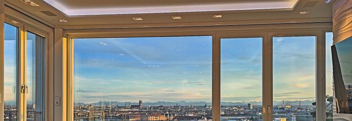 Ein Fenster. Ganz München.