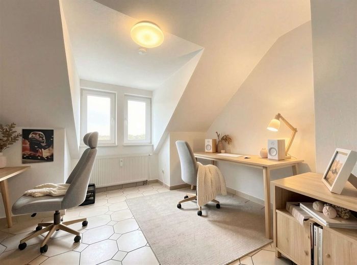 Ein Zuhause mit Weitblick - charmante Dachgeschosswohnung zum Ankommen oder Investieren – Arbeitszimmer