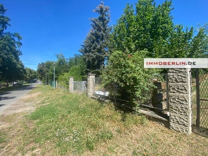 IMMOBERLIN.DE - Berlin yakınlarında aile dostu bir konumda idil bir arsa – Fotoğraf 1