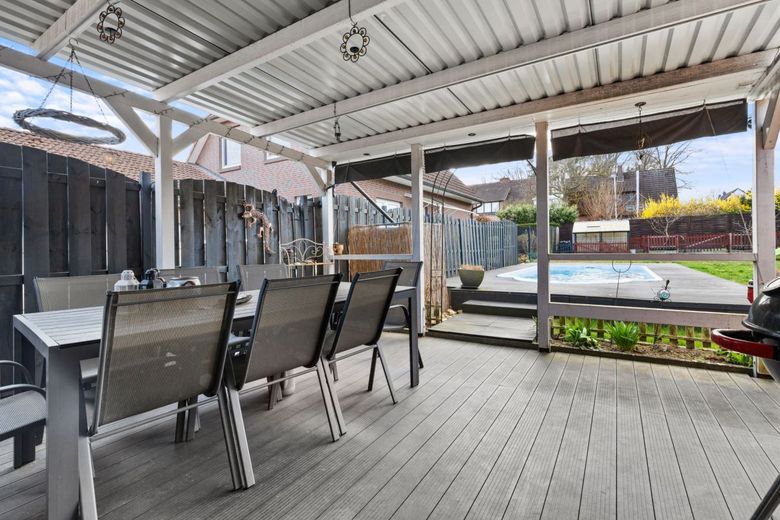 Ein Zuhause zum Ankommen und Wohlfühlen - Mit Gartenparadies und Pool – Terrasse