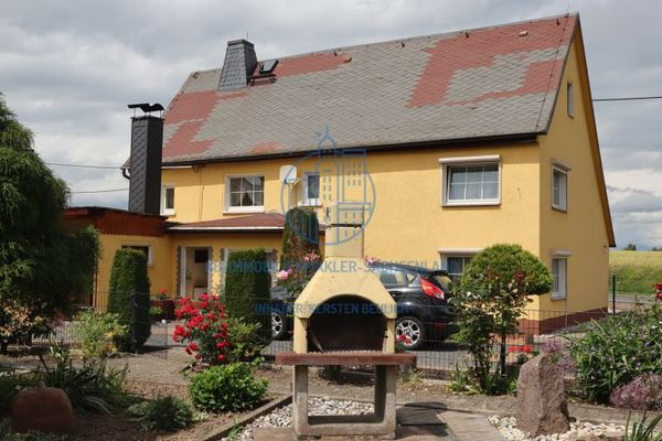 Einfamilienhaus mit Nebengebäuden - heute kaufen, morgen einziehen und sukzessive modernisieren!