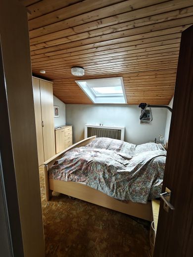 Maison mitoyenne bien entretenue en emplacement central – Schlafzimmer OG