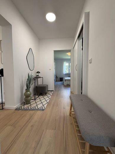 Provisionsfrei / Kernsanierte 3-Zimmer Wohnung in Wiesbaden-Schierstein mit Balkon & Stellplatz – Flur