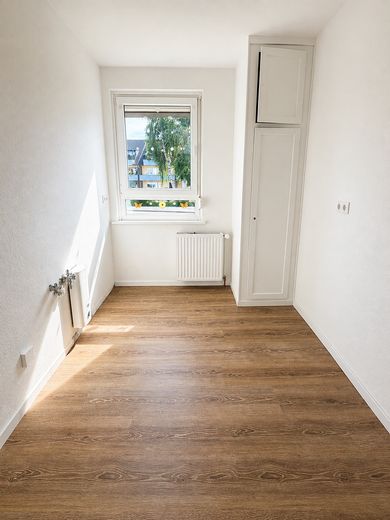 Vivere in modo moderno a Woltmershausen – appartamento di 3 locali di alta qualità con balcone – Küche