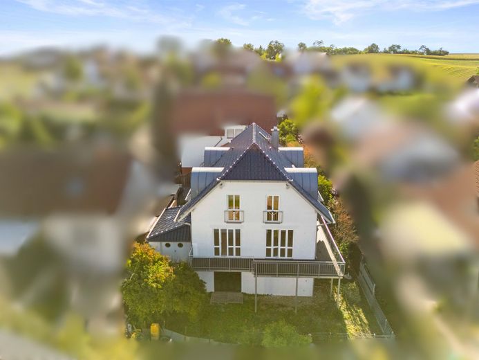 Casa familiare di 239 m² con piano giardino flessibile – senza provvigione – Blick auf Terasse/ Wonzimmer