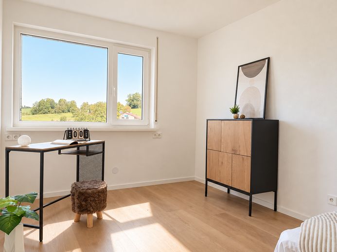 Świeżo zmodernizowane mieszkanie 3-pokojowe z balkonem – pierwsze zasiedlenie i bez prowizji – Zimmer 2