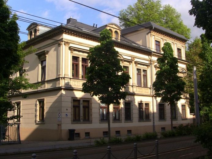 Ab 1.11.! Charmante 2-Raumwohnung mit Balkon & Stpl. in Zwickauer Innenstadtlage! – फोटो 1