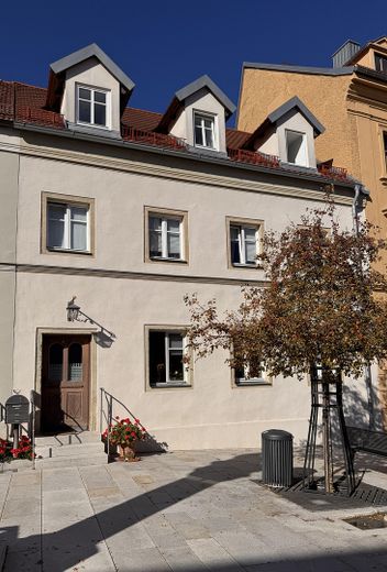 Gemütliche 1,5-Zimmer-Dachgeschosswohnung in Hemau – Foto 1