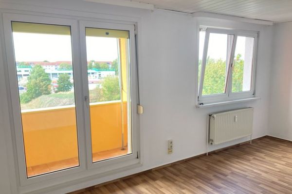 DREI ZIMMER MIT BALKON!