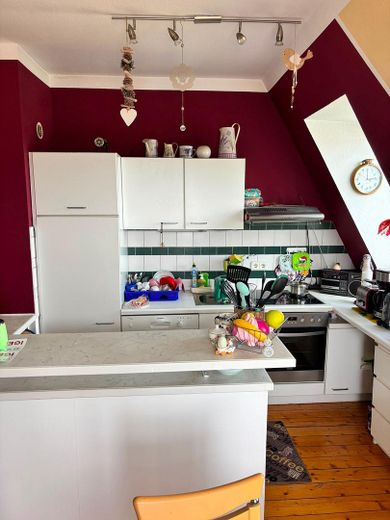 Zeer mooi gerenoveerd appartement in een oud gebouw met uitzicht – Küche