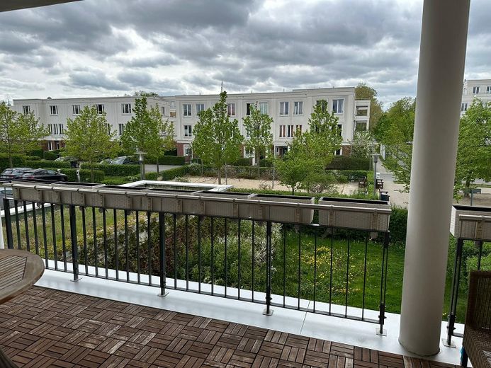 4 Zimmer Wohnung in einer Stadtvilla in Schmargendorf, Fußbodenheizung, Terrasse, 2 TG Stellplätze – Terrasse
