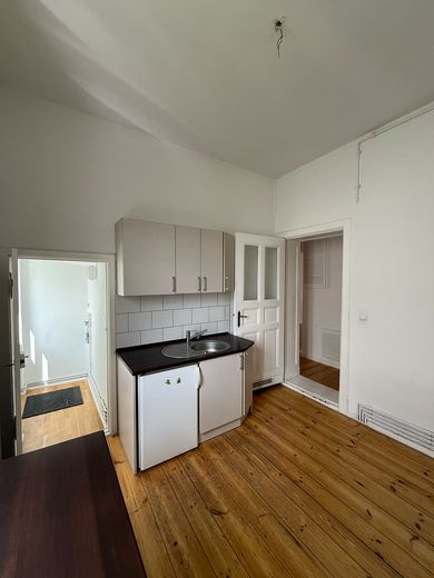 Sanierter Altbau, bezugsfrei, provisionsfrei – vom Eigentümer – Küche mit Abstellraum