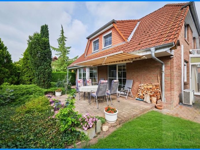 MAK Immobilien: 35 minutes to Berlin Charlottenburg – Move-in-ready house! – Photo 1