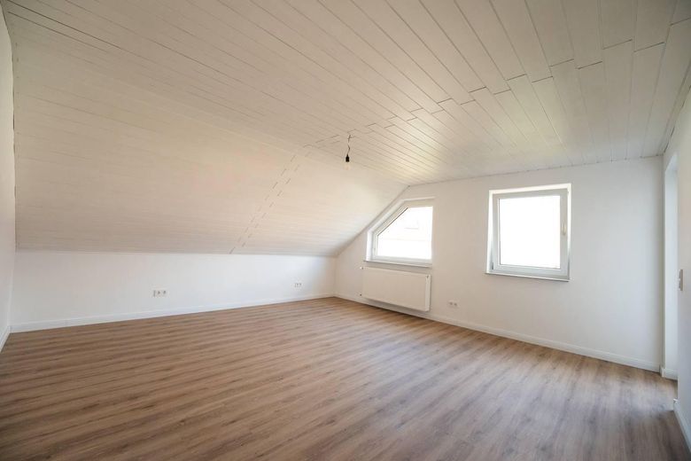 Modernisiertes Zweifamilienhaus mit Einliegerwohnung, neuer Gasheizung & PV Anlage – Foto 23