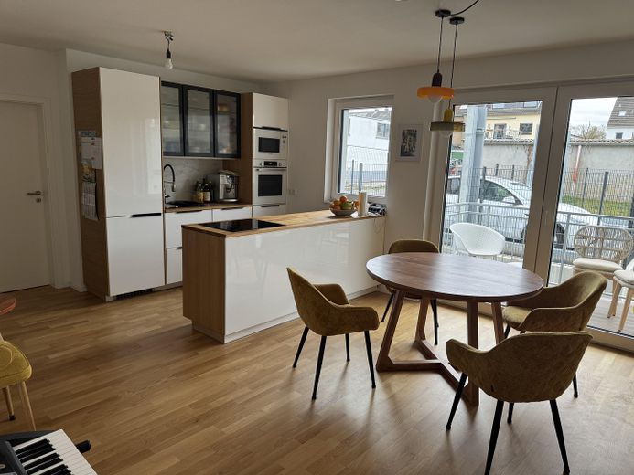 High-quality, stylish 4-room new-build maisonette apartment – Wohnzimmer EG