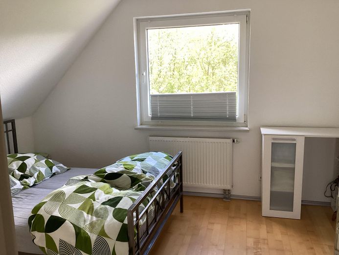 Modern detached house with upscale features and two terraces – Schlafzimmer im OG
