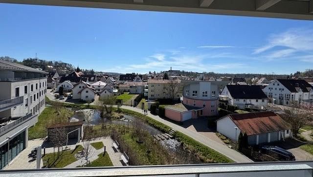 Attraktive 2-Zimmer-Wohnung – barrierefrei, mit Balkon, EBK und herrlicher Aussicht – Balkon