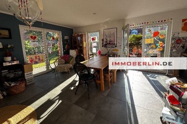 IMMOBERLIN.DE - Atrakcyjny dom z ogrodem od południowego zachodu w rodzinnej okolicy niedaleko Straussee