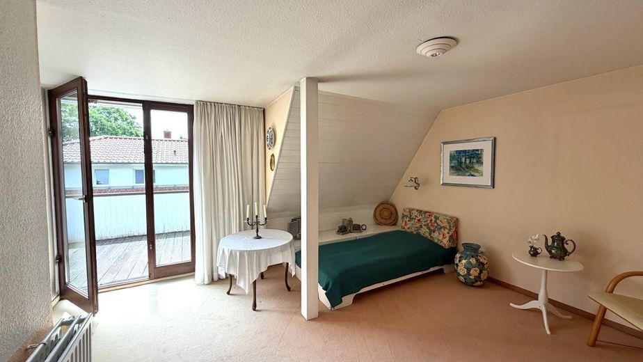 Schlafzimmer 2 OG + DT