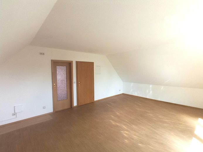 Solides MFH, Schweriner Stadtrand, als Investment o. Eigennutzung, sof. bezugsfähig, 2.505m² Grdst. – Einraumwohnung 2.OG rechts a