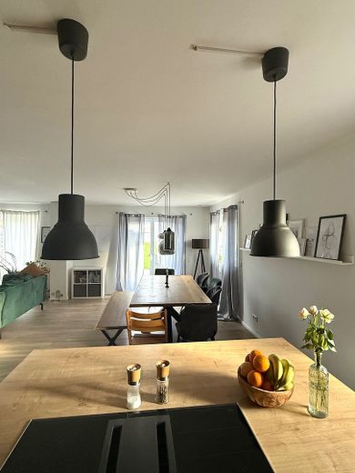 Modernes freistehendes Einfamilienhaus von 2019 mit großem Garten, zentral – Foto 18