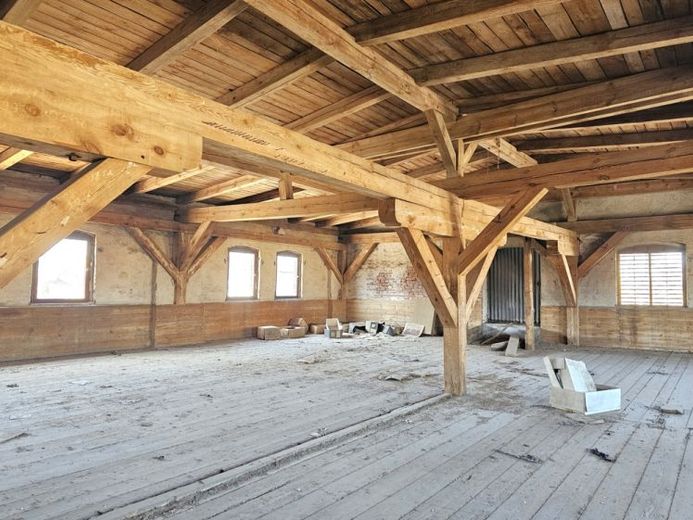 Traumgrundstück mit sanierungsbedürftigem Bauernhof – jetzt zugreifen! – Foto 1