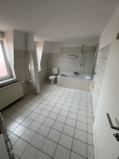 Kapitalanlage in Zirndorf: Große 4-Zimmer-Wohnung mit attraktiver Rendite - Jetzt sichern! – ETW 100qm Zirndorf-2 003