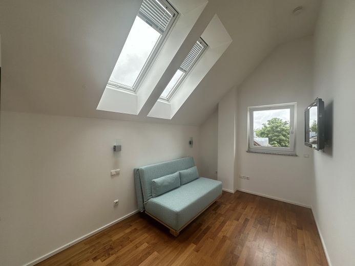 Provisionsfrei - Großzügige, lichtdurchflutete DG-Maisonette Wohnung - Fasangarten - provisionsfrei – Schlafzimmer 3