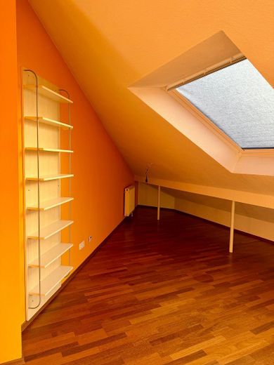 3 Zimmerwohnung mit 3 Tiefgaragenplätzen und 4 Balkonen – Wohnzimmer/Ecke