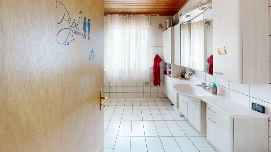 Kapitalanlage mit 2 Wohneinheiten, Gewerbe und Entwicklungspotenzial – Bad WE DG