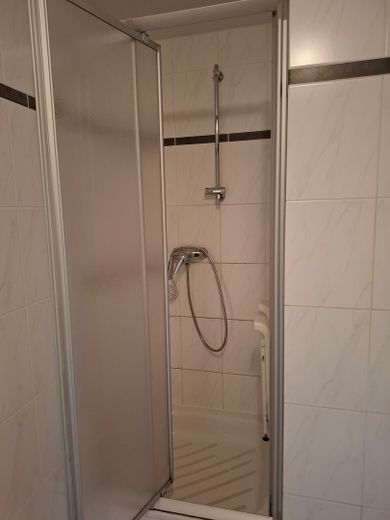 Penthouse na sprzedaż w spokojnej okolicy – Dusche im Bad