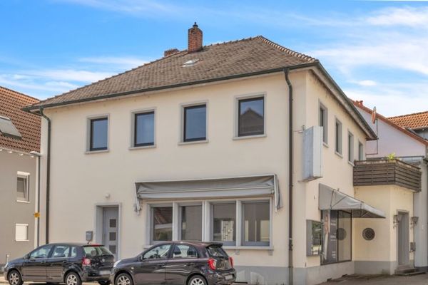 Vivere e lavorare insieme: appartamento di 2 locali più 130,9 m² di superficie commerciale a Eggenstein-Leopoldshafen